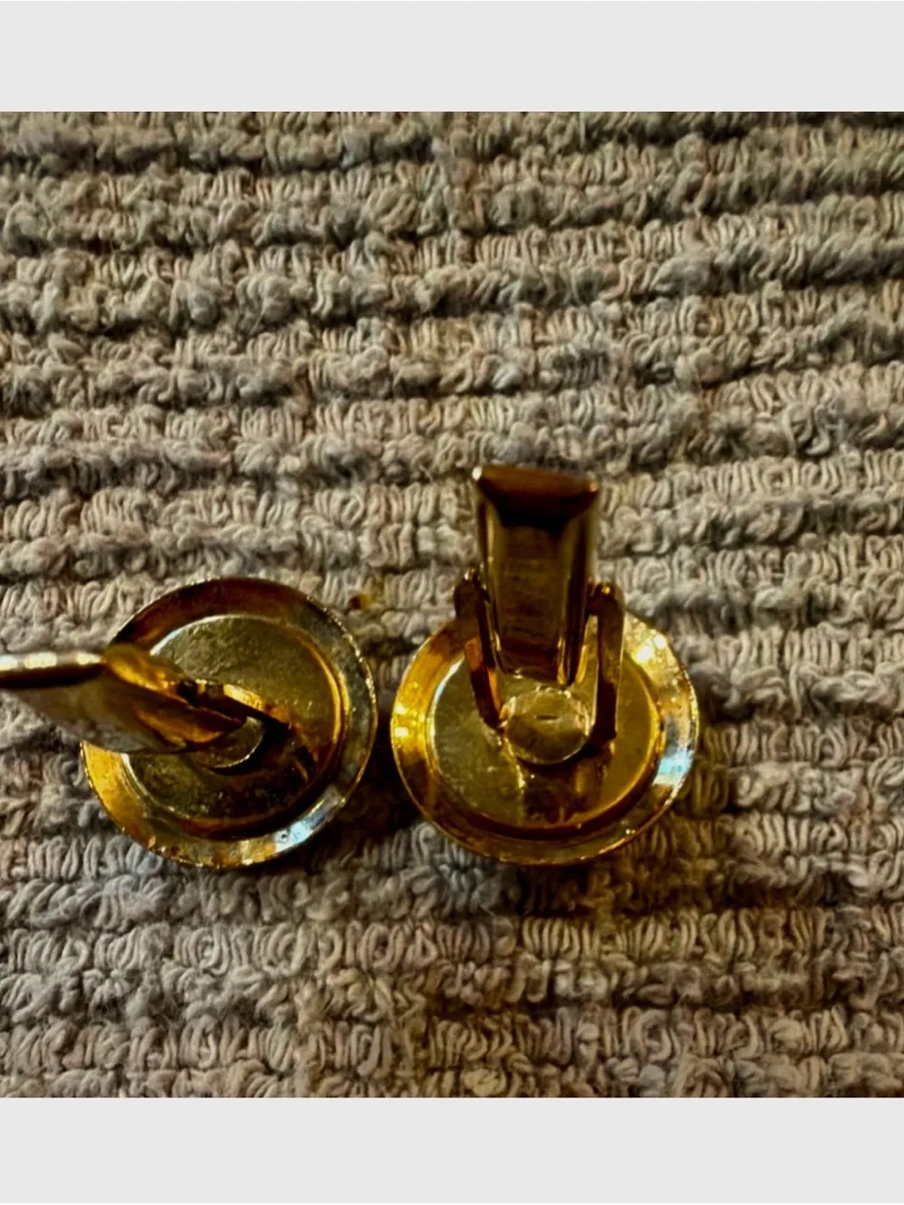 8 pairs of various Men's cufflinks.